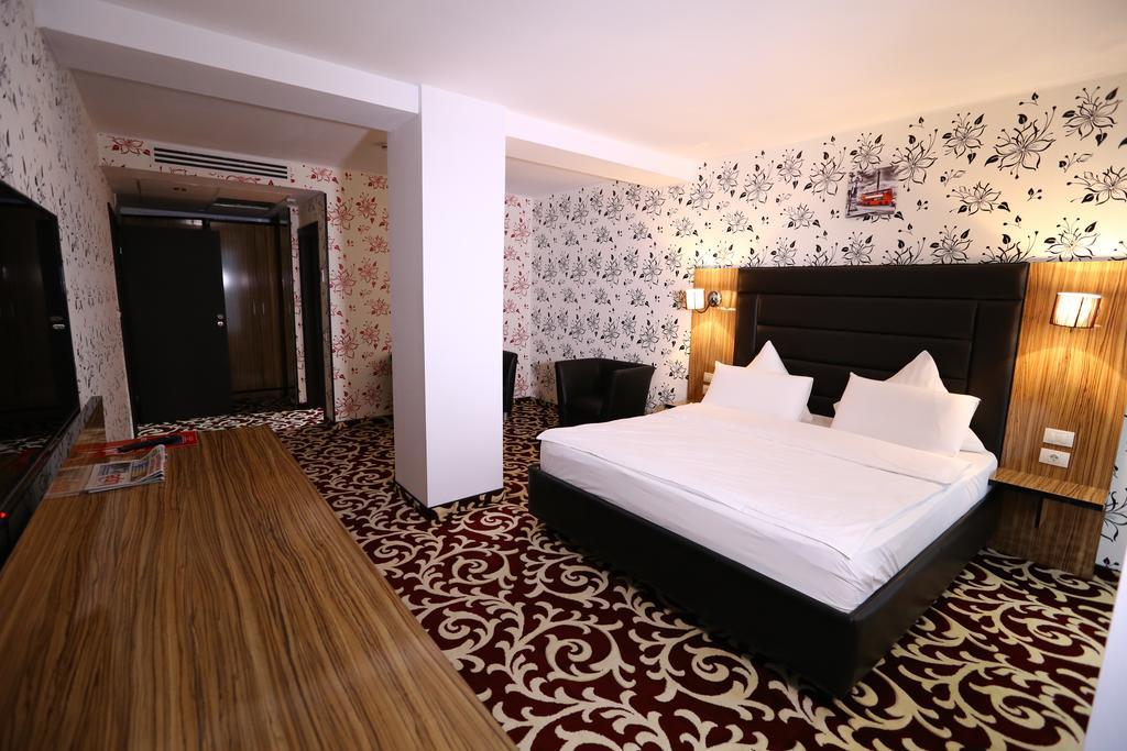 Hotel Articus Craiova Exteriér fotografie
