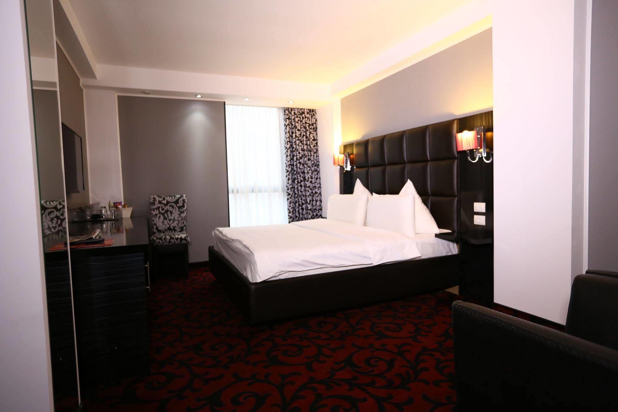 Hotel Articus Craiova Exteriér fotografie