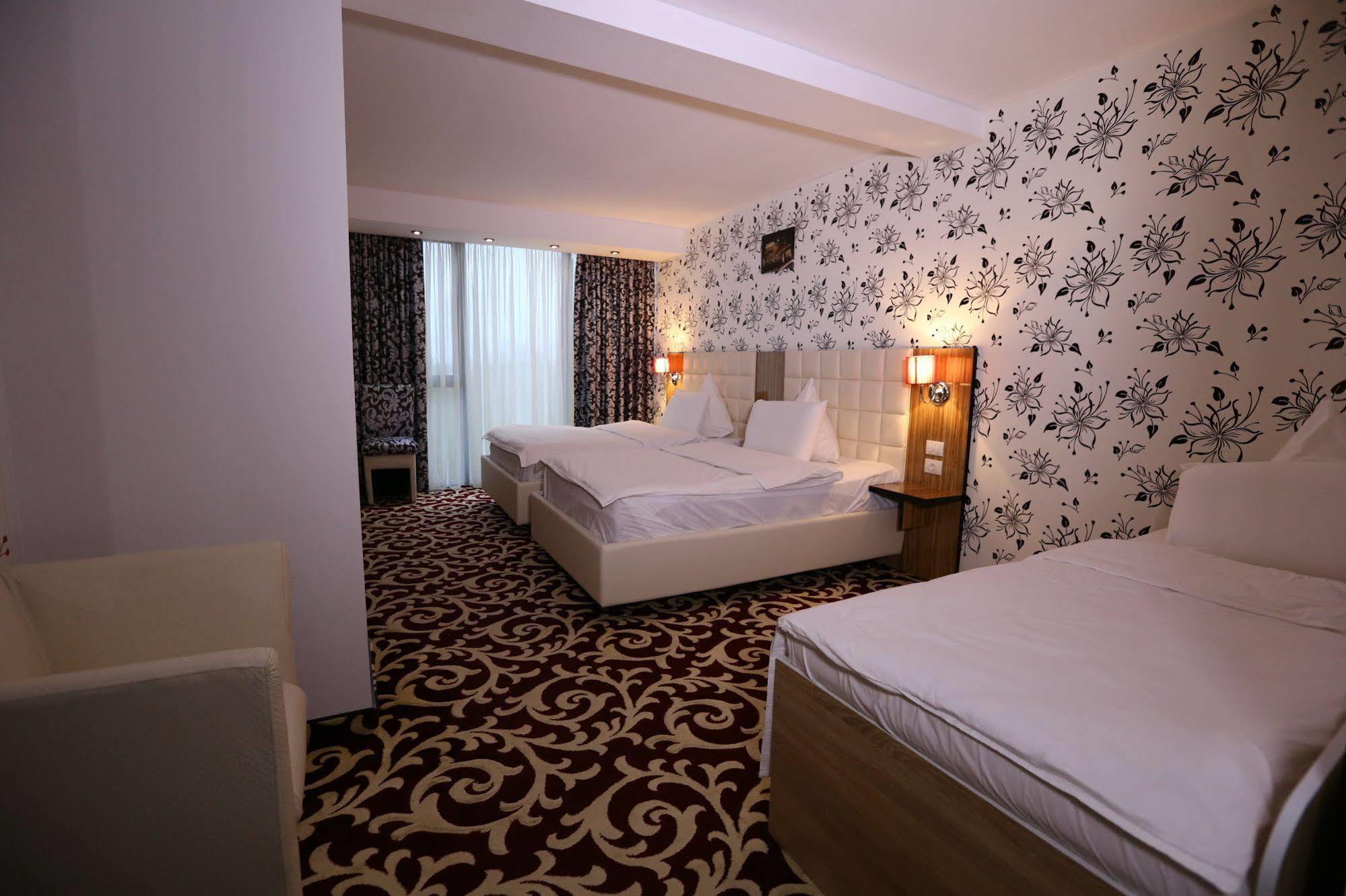 Hotel Articus Craiova Exteriér fotografie