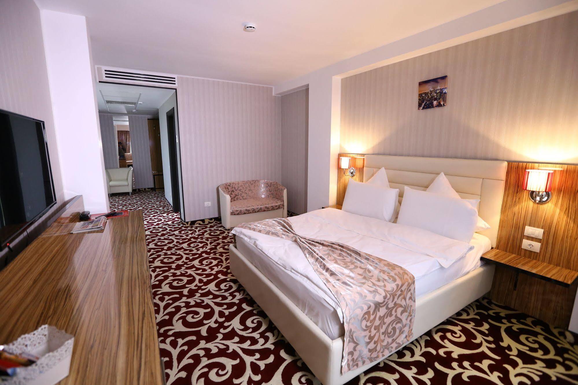 Hotel Articus Craiova Exteriér fotografie