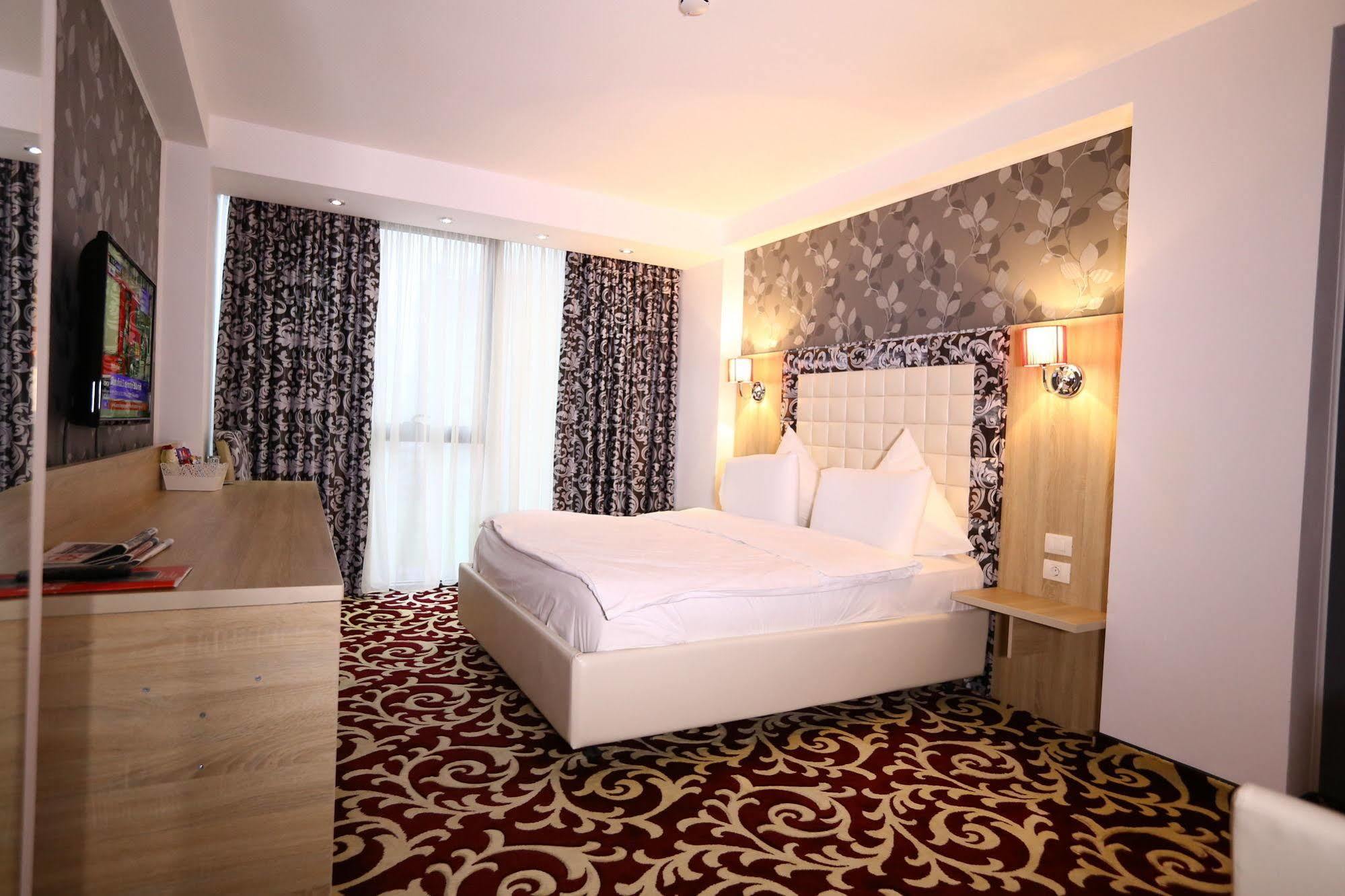 Hotel Articus Craiova Exteriér fotografie